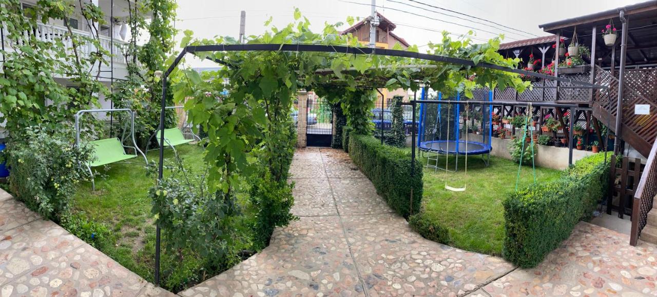 Hotel Casa Ciobi Două Mai Exterior foto