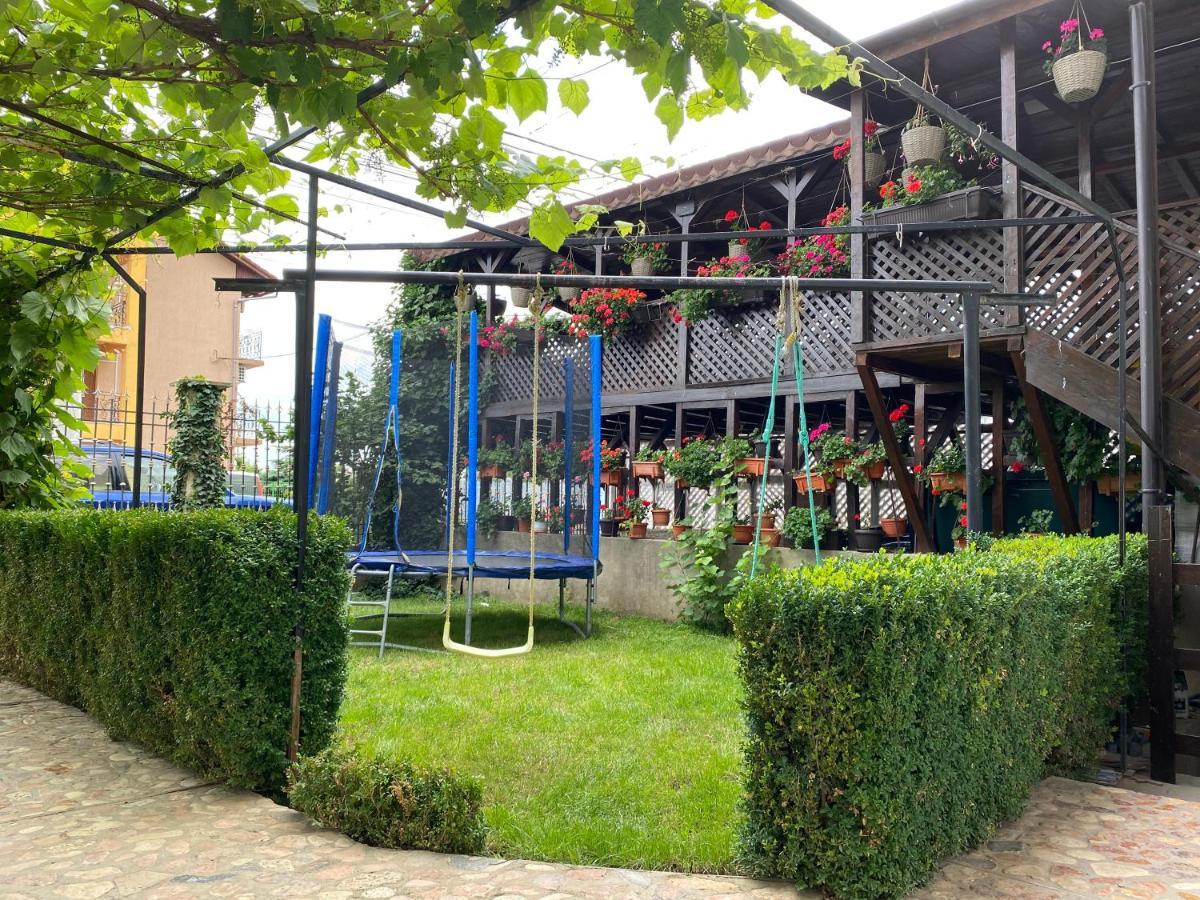 Hotel Casa Ciobi Două Mai Exterior foto